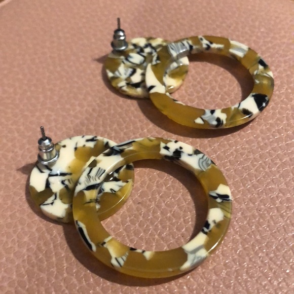 Colorful Earing - Picture 2 of 2